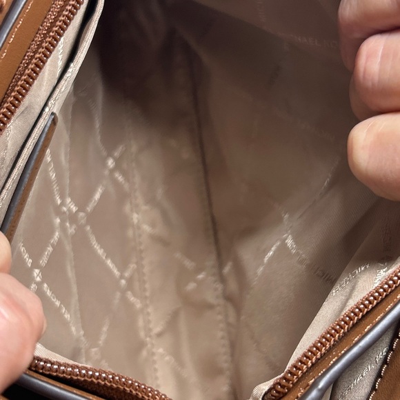 Michael Kors Trisha Medium Crossbody Bag - Picture 8 of 14